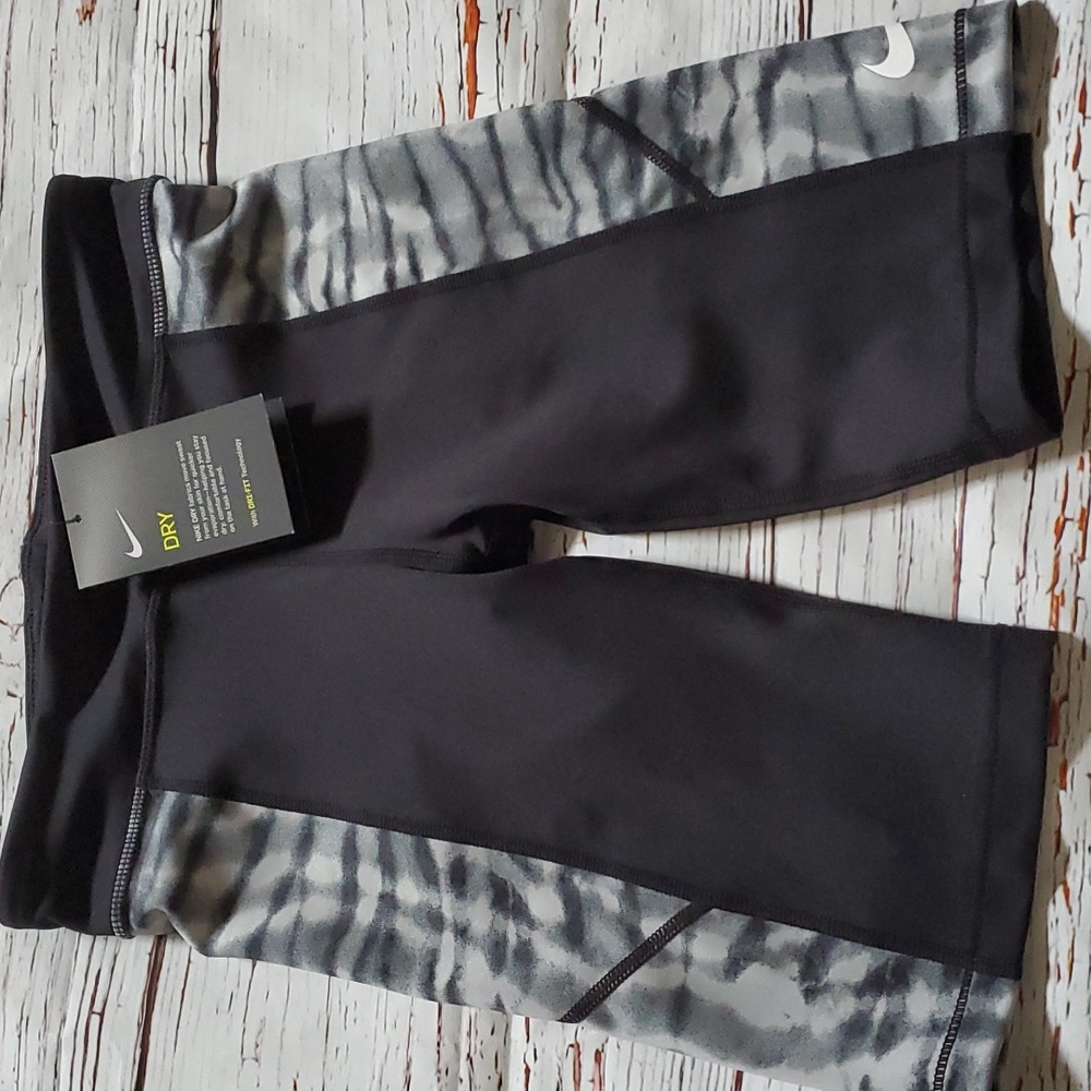 🆕️ NIKE GIRLS BIKER SHORTS 👧